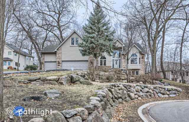8941 Vandegriff Way - 8941 Vandegriff Way, Maple Grove, MN 55311
