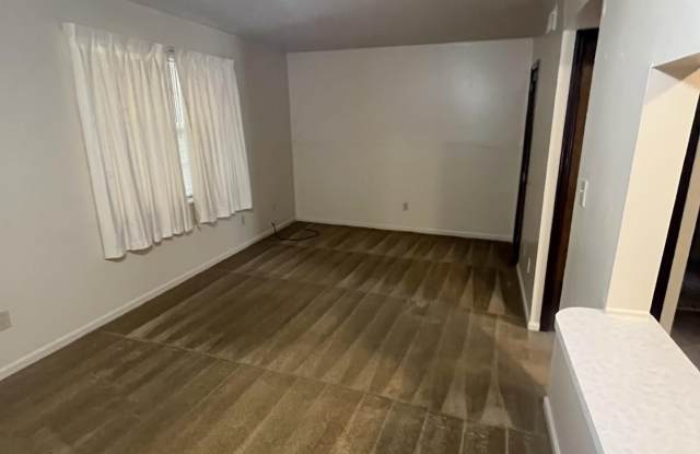 2613 S 11TH AVENUE Gallery 4