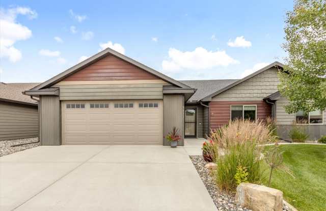 Charming 2 Bedroom, 2 Bathroom Townhouse on the West End! Gallery 1