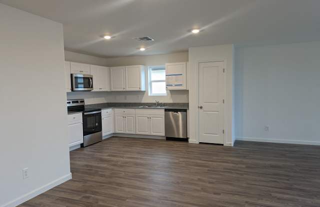 1332 West Hopi Drive - 1332 West Hopi Drive, Coolidge, AZ 85128