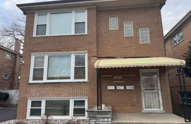 15214 Woodlawn Avenue unit: 1 photos photos