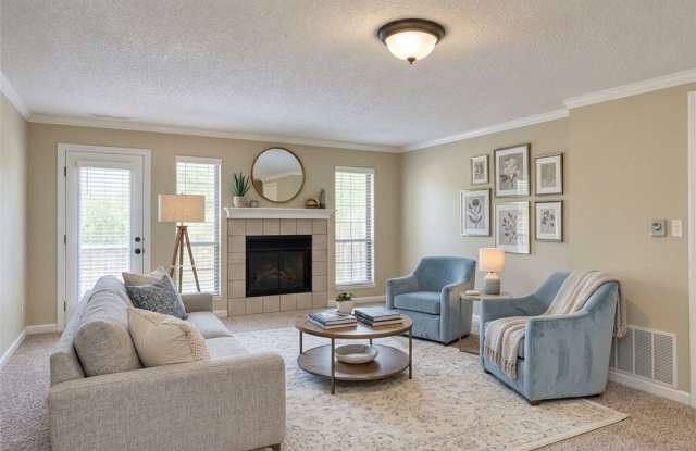 2602 E Sweetbriar Drive Gallery 1