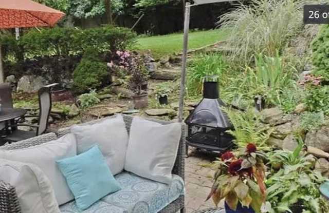4 Woodbine Ln Gallery 3