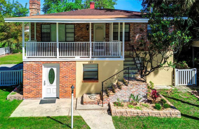 229 NE 5TH STREET - 229 Northeast 5th Street, Crystal River, FL 34429