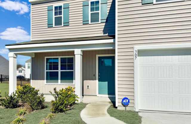 SPECIAL!!! $1,000 off first full months rent with acceptable application and credit!!! 4bd 2.5ba in Rincon, GA located in the Windsong II S/D. Gallery 3