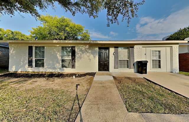 Remodeled 4-Bed, 2-Bath Home with Fenced Backyard in Mesquite, TX - 229 Woodgrove Street, Mesquite, TX 75181 Remodeled 4-Bed, 2-Bath Home with Fenced Backyard in Mesquite, TX - 229 Woodgrove Street, Mesquite, TX 75181
