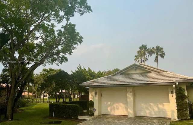 2100 Tallahassee photos photos