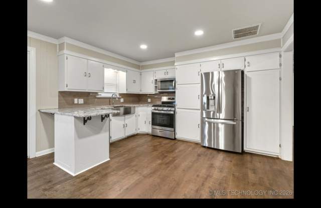 820 N Nancy Dr photos photos