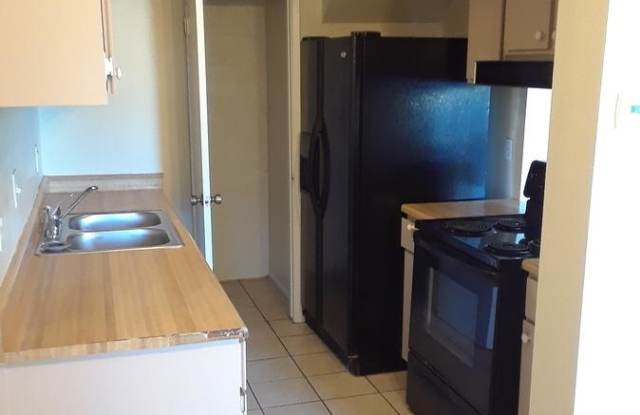8045 N 32nd Dr - 8045 North 32nd Drive, Phoenix, AZ 85051