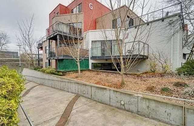 Condo: $1695 Rent - 1 bed/1 bath - 820 Northwest Naito Parkway, Portland, OR 97209