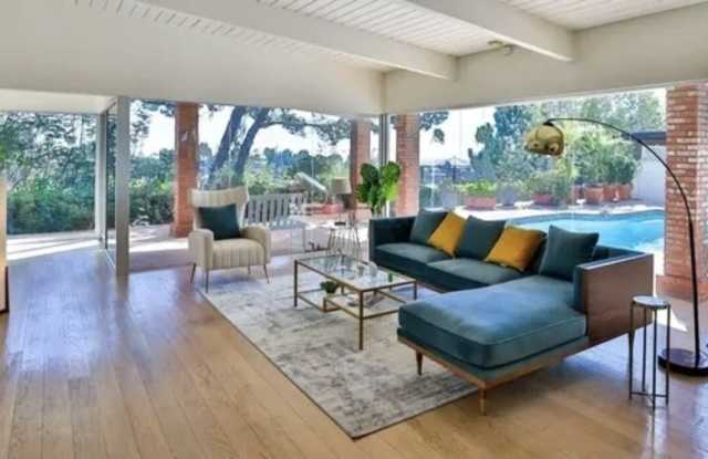2042 Linda Flora Dr photos photos
