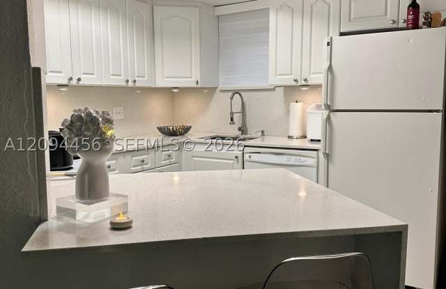 8323 Lake Dr Gallery 3