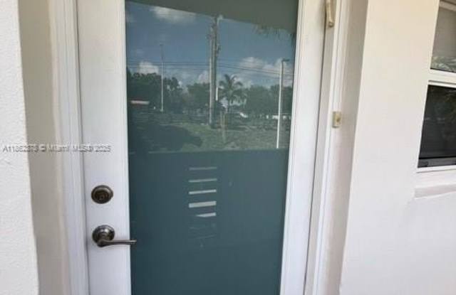 1175 Miami Gardens Dr photos photos