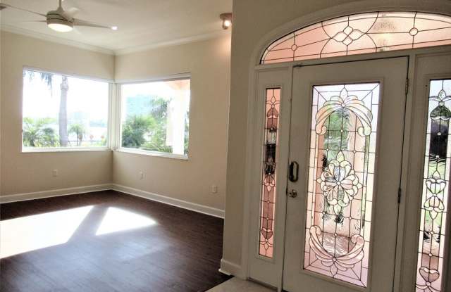 6746 31st Street, South Gallery 4