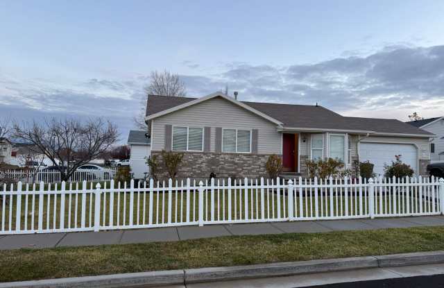 Beautiful 6 bedroom home! photos photos