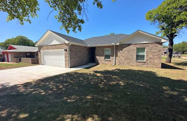 Beautiful 3Bed 1.5 Bath 2 Car Garage In Del City Schools!!! Gallery 2