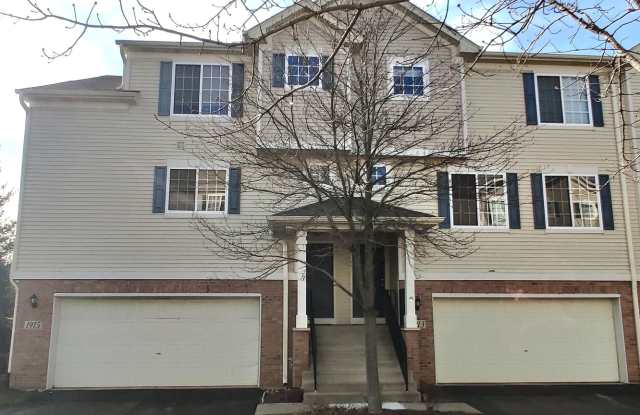 1915 Indian Hill Lane - 1915 Indian Hill Lane, Aurora, IL 60503