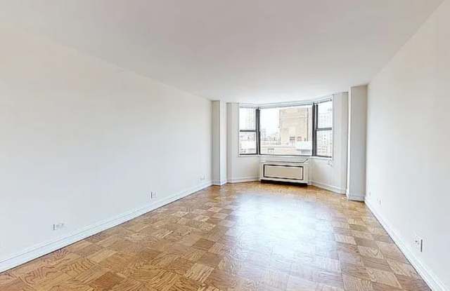 405 E 71st St Gallery 3