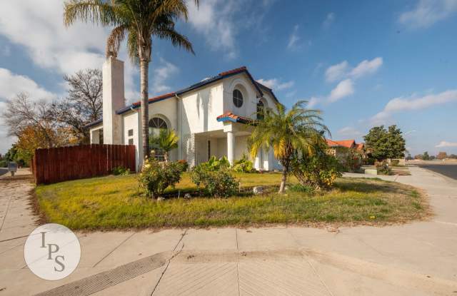 Clovis Eastside Home, 3BR/2.5BA, Built 1994 - Lots of Amenities! photos photos