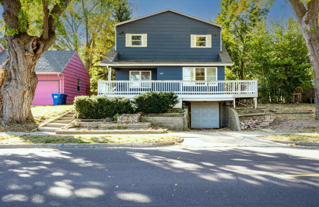 2609 W 26th St - 2609 West 26th Street, Sioux Falls, SD 57105