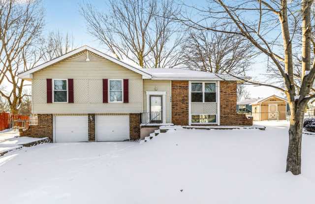 Quiet Cul-de-Sac Home with Bonus Room  Big Backyard! photos photos