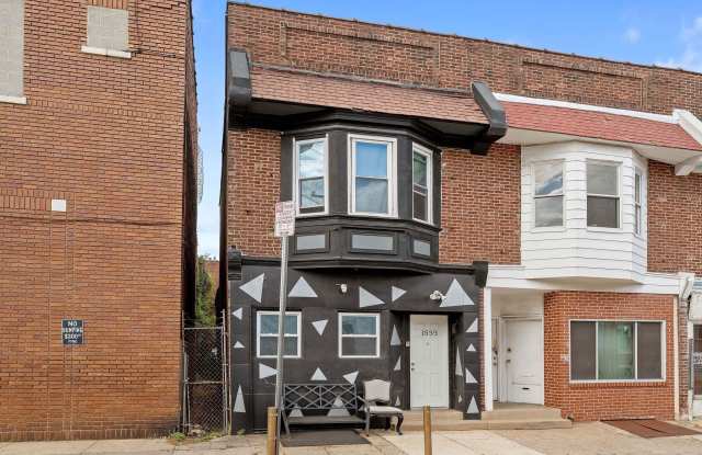 1533 W COURTLAND Street Gallery 2