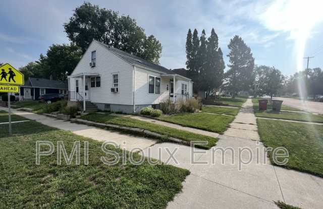 1304 E 4th St. Gallery 2