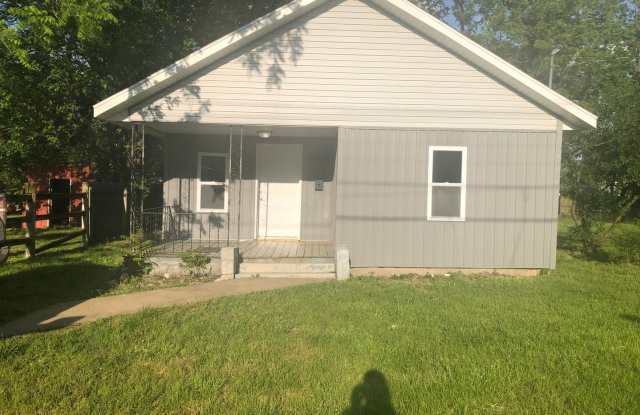 Cute 3 bedroom house in quiet neighborhood! photos photos