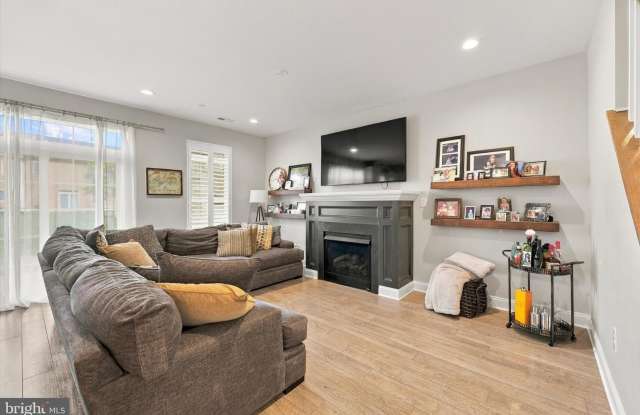 16728 RIVER VIEW CIR Gallery 4