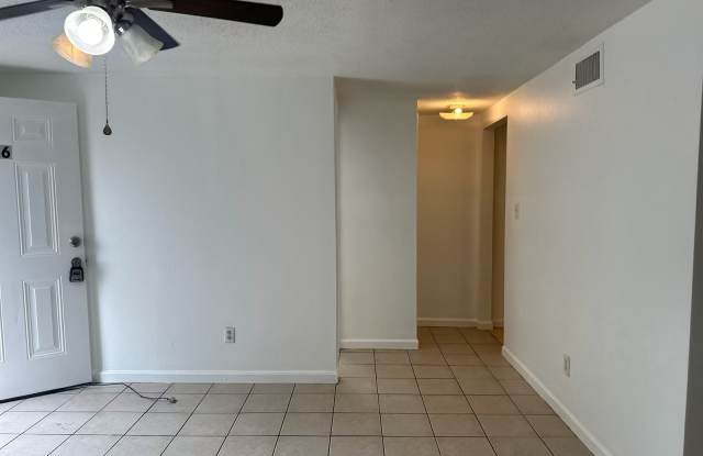 2042 Northwest Wynwood Driveapt #56 Gallery 3