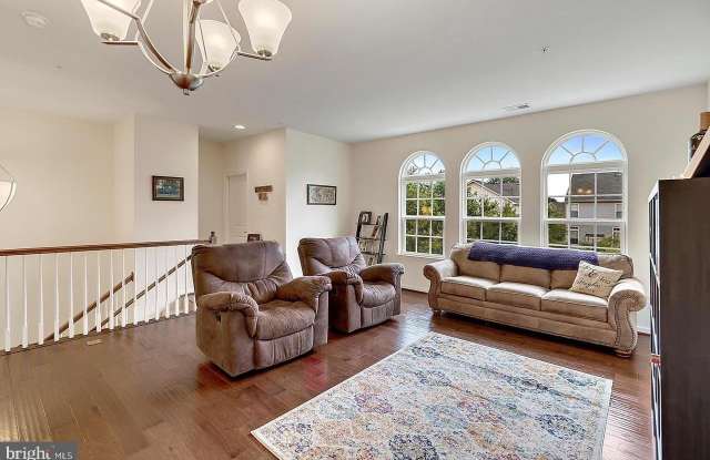 7548 BRUNSON CIRCLE Gallery 3