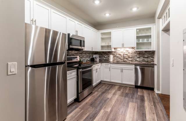 Park Heights by the Lake Apartments Gallery 3
