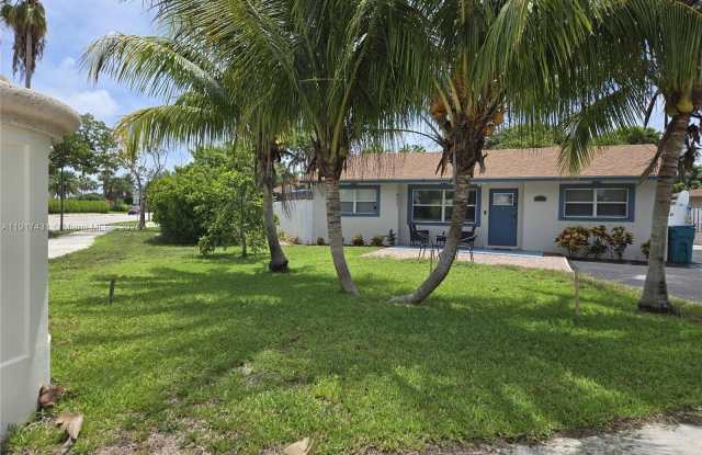 2190 NE 1st Ln photos photos