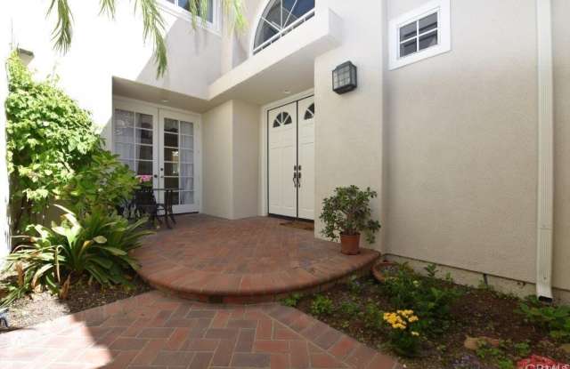 8334 E Hillsdale Drive Gallery 3