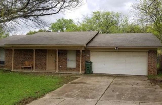901 Cypress Court - 901 Cypress Court, Arlington, TX 76014