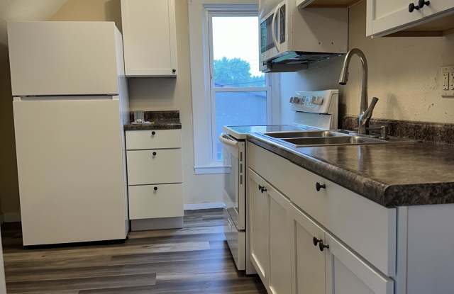 202 E graham st - 2 photos photos
