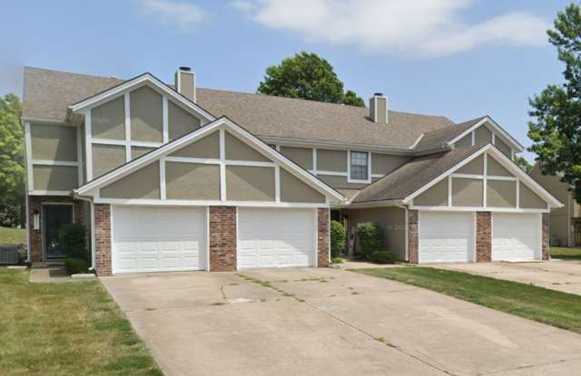 3549-3555 NE Independence Cir Gallery 1