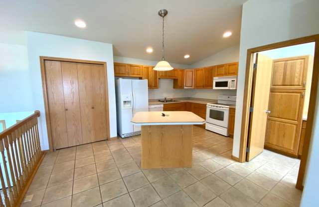 3 Bed, 2 Bath Townhome photos photos