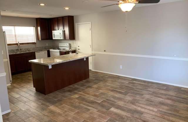 1405 E KERRY Lane Gallery 1