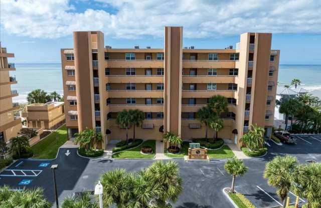 Fully Furnished Luxury Beachfront Penthouse with Panoramic Gulf Views – Available for Snowbird Season! Gallery 1