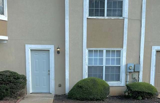 Spacious Townhouse with Convenient Location photos photos