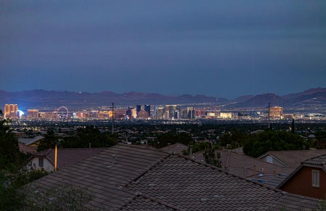 COMMING SOON!! Executive Luxury Living with Unmatched City Views Gallery 4