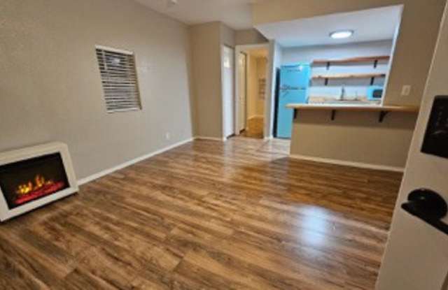 890 E Ash St photos photos