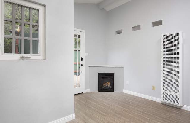 520 1/2 Audubon Way Gallery 4
