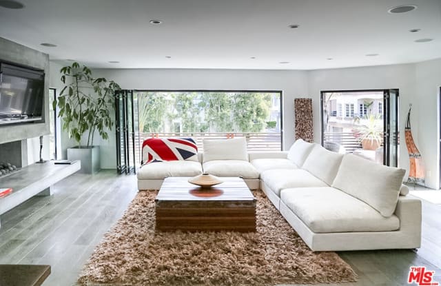4616 Roma Ct - 4616 Roma Court, Los Angeles, CA 90292