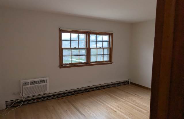 8919 Burlington Ave photos photos