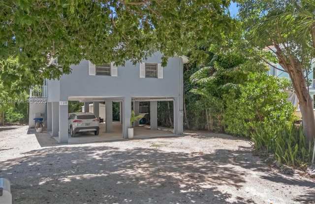 139 N Bay Harbor Dr - 139 North Bay Harbor Drive, Key Largo, FL 33037