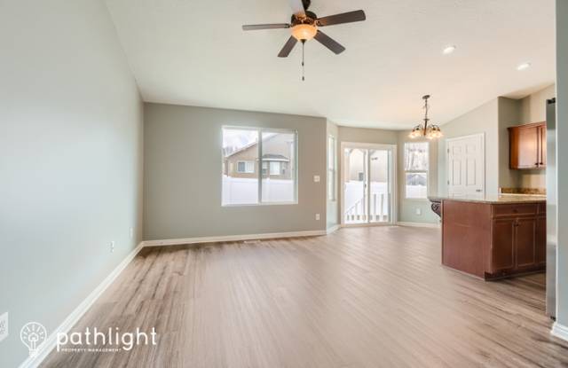 4598 6000 West Gallery 3