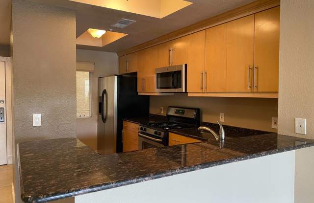 Meridian 2 BDR /2 BATH Luxury Condo - RESORT STYLE LIVING, 1-1/2 Blocks From The Heart Of Strip! (Utilities NOT included in rent) photos photos
