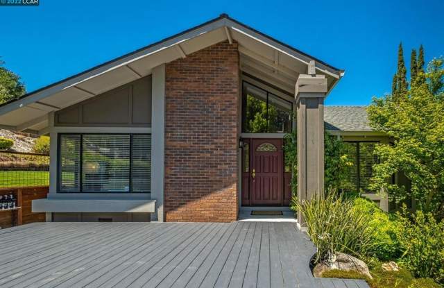 Elegant single story custom Walnut Creek executive rental home! photos photos